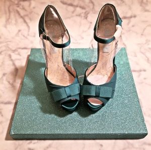 Green Pouf Platform Peep Toe Pumps w Bow